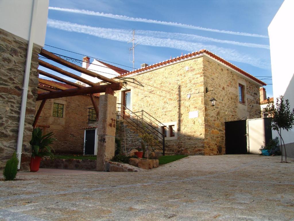 Casa Santa Catarina Hotel Penha Garcia Exterior photo