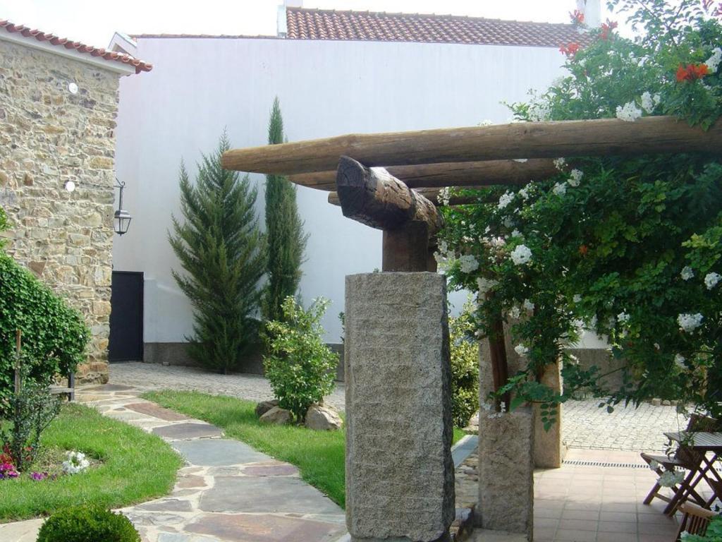 Casa Santa Catarina Hotel Penha Garcia Exterior photo